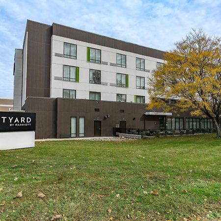 Courtyard By Marriott West Springfield Hotel Exterior photo